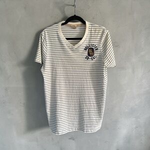 Hollister White V‑Neck Tee with Navy Stripes and Crest